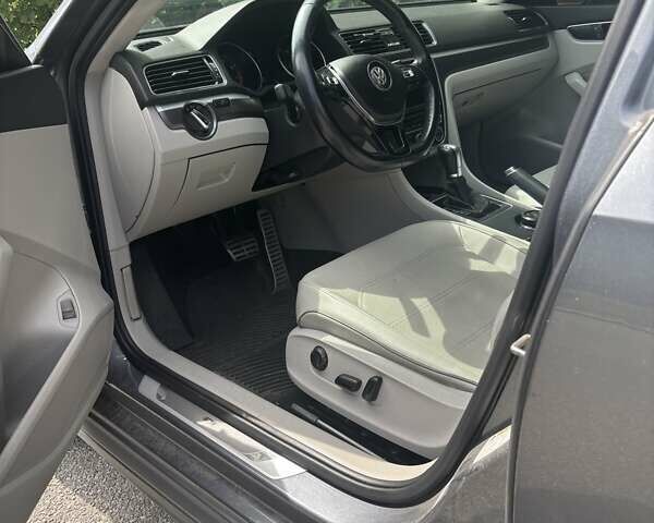 Серый Фольксваген Пассат, объемом двигателя 2 л и пробегом 123 тыс. км за 13700 $, фото 11 на Automoto.ua