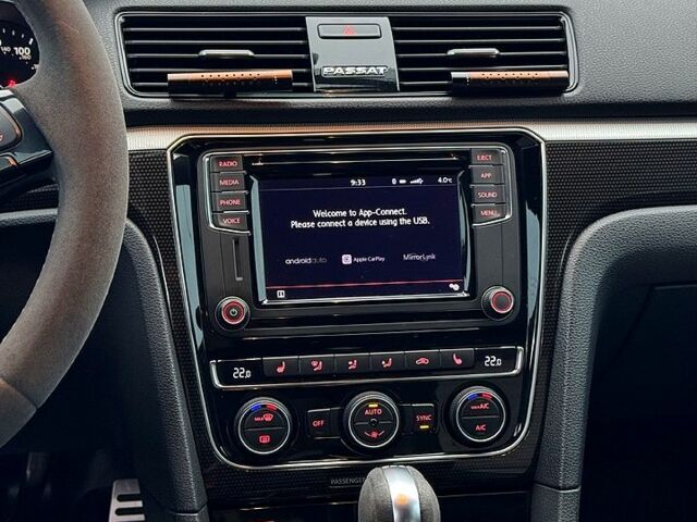 Серый Фольксваген Пассат, объемом двигателя 3.6 л и пробегом 109 тыс. км за 17500 $, фото 7 на Automoto.ua