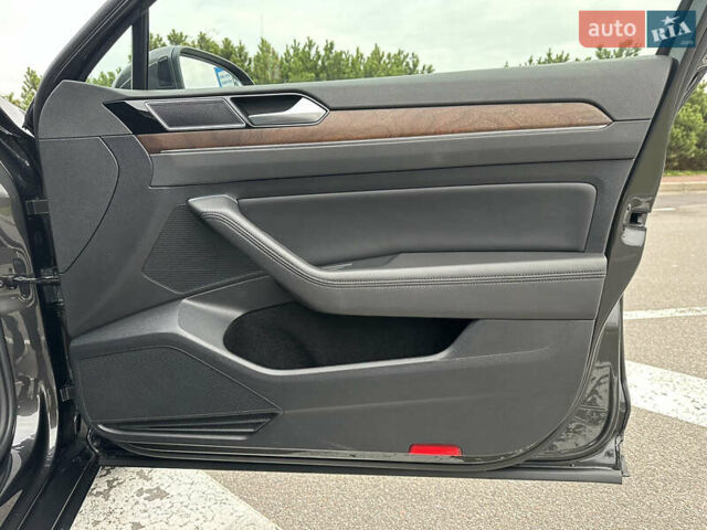 Серый Фольксваген Пассат, объемом двигателя 1.97 л и пробегом 153 тыс. км за 25999 $, фото 44 на Automoto.ua