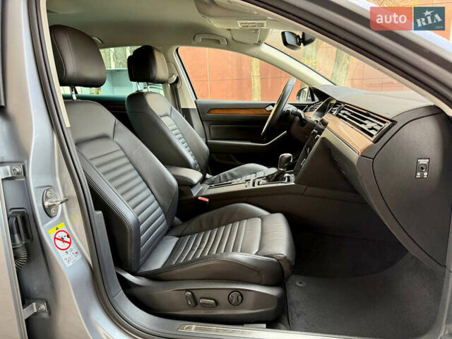 Серый Фольксваген Пассат, объемом двигателя 1.97 л и пробегом 145 тыс. км за 22500 $, фото 38 на Automoto.ua