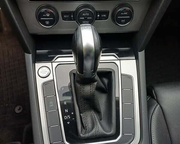 Серый Фольксваген Пассат, объемом двигателя 1.6 л и пробегом 145 тыс. км за 16300 $, фото 23 на Automoto.ua