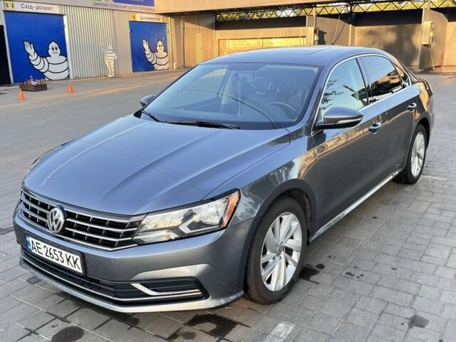 Серый Фольксваген Пассат, объемом двигателя 2 л и пробегом 139 тыс. км за 13500 $, фото 1 на Automoto.ua