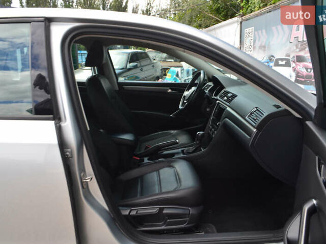 Серый Фольксваген Пассат, объемом двигателя 2 л и пробегом 48 тыс. км за 16900 $, фото 18 на Automoto.ua