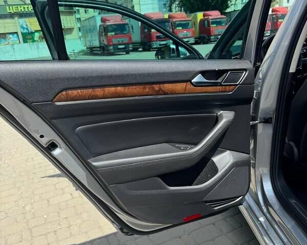 Сірий Фольксваген Пассат, об'ємом двигуна 1.97 л та пробігом 128 тис. км за 27500 $, фото 16 на Automoto.ua