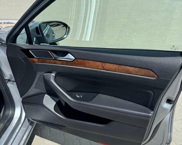 Серый Фольксваген Пассат, объемом двигателя 1.97 л и пробегом 128 тыс. км за 27000 $, фото 16 на Automoto.ua