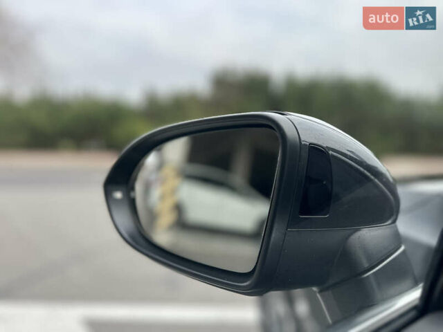 Серый Фольксваген Пассат, объемом двигателя 1.97 л и пробегом 153 тыс. км за 25999 $, фото 8 на Automoto.ua