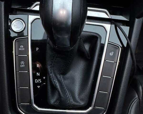 Серый Фольксваген Пассат, объемом двигателя 1.8 л и пробегом 215 тыс. км за 19990 $, фото 37 на Automoto.ua