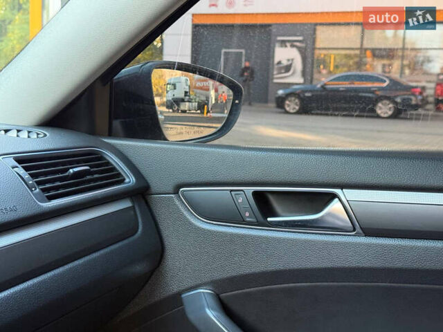 Сірий Фольксваген Пассат, об'ємом двигуна 2 л та пробігом 110 тис. км за 11699 $, фото 57 на Automoto.ua