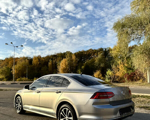 Фольксваген Пассат 2018 в Днепре (Днепропетровске) на Automoto.ua Серый Фольксваген Пассат, объемом двигателя 2 л и пробегом 162 тыс. км за 23500 $, фото 11 на Automoto.ua