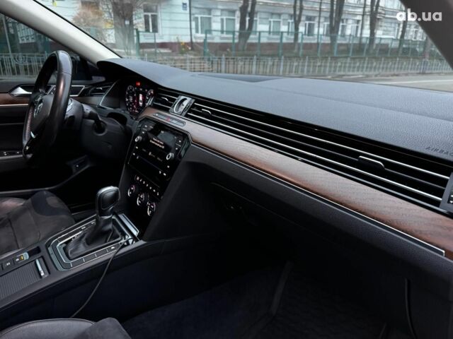 Серый Фольксваген Пассат, объемом двигателя 1.8 л и пробегом 215 тыс. км за 19990 $, фото 40 на Automoto.ua