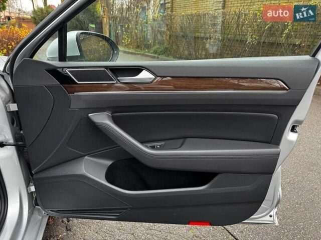 Сірий Фольксваген Пассат, об'ємом двигуна 2 л та пробігом 184 тис. км за 22490 $, фото 34 на Automoto.ua