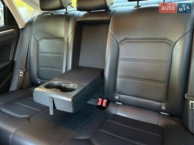 Сірий Фольксваген Пассат, об'ємом двигуна 1.98 л та пробігом 122 тис. км за 14500 $, фото 4 на Automoto.ua