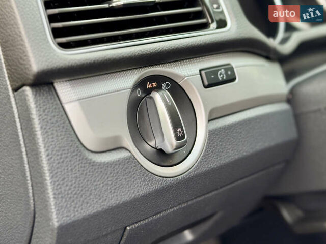 Серый Фольксваген Пассат, объемом двигателя 1.98 л и пробегом 80 тыс. км за 16490 $, фото 30 на Automoto.ua