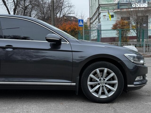 Серый Фольксваген Пассат, объемом двигателя 1.8 л и пробегом 215 тыс. км за 19990 $, фото 10 на Automoto.ua