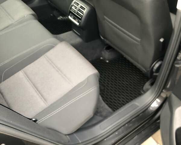 Серый Фольксваген Пассат, объемом двигателя 2 л и пробегом 244 тыс. км за 17700 $, фото 17 на Automoto.ua