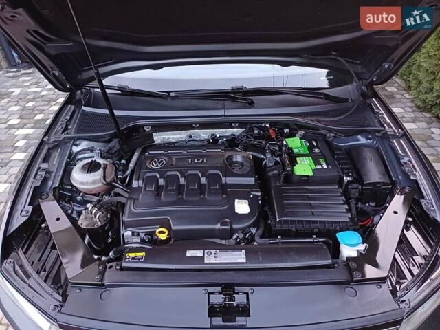 Серый Фольксваген Пассат, объемом двигателя 1.6 л и пробегом 145 тыс. км за 16300 $, фото 17 на Automoto.ua