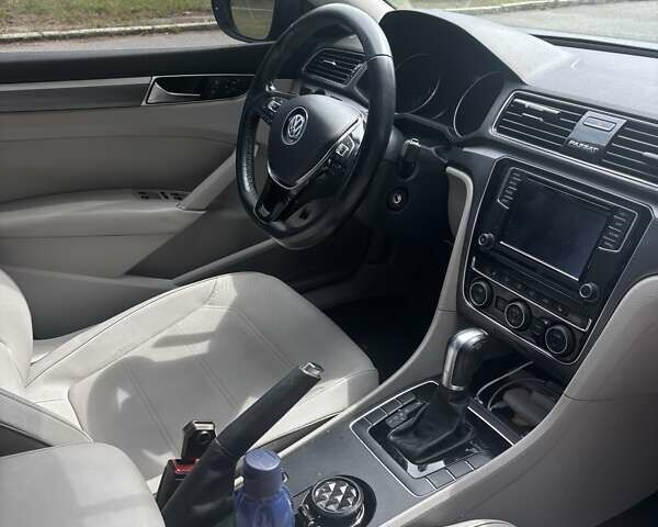 Серый Фольксваген Пассат, объемом двигателя 2 л и пробегом 123 тыс. км за 13700 $, фото 7 на Automoto.ua