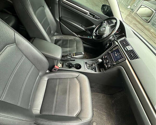 Серый Фольксваген Пассат, объемом двигателя 2 л и пробегом 131 тыс. км за 13800 $, фото 14 на Automoto.ua