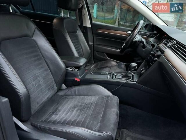 Серый Фольксваген Пассат, объемом двигателя 1.8 л и пробегом 215 тыс. км за 19990 $, фото 41 на Automoto.ua