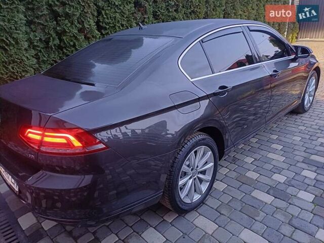 Серый Фольксваген Пассат, объемом двигателя 1.6 л и пробегом 145 тыс. км за 16300 $, фото 11 на Automoto.ua