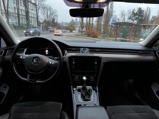 Серый Фольксваген Пассат, объемом двигателя 1.8 л и пробегом 215 тыс. км за 19990 $, фото 25 на Automoto.ua