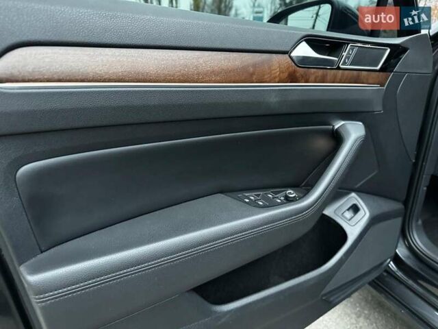 Серый Фольксваген Пассат, объемом двигателя 1.8 л и пробегом 215 тыс. км за 19990 $, фото 28 на Automoto.ua