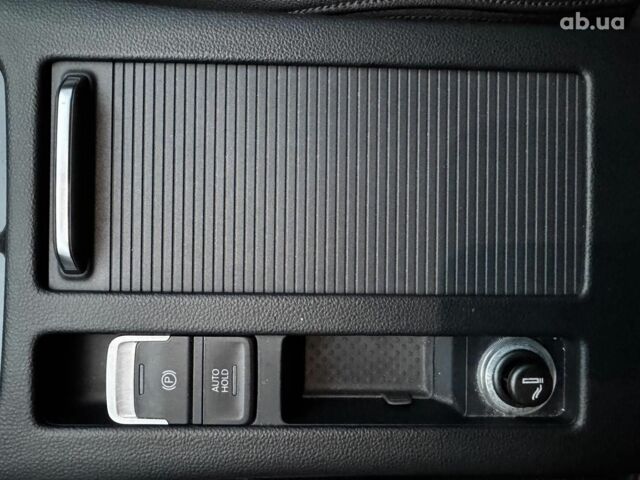 Серый Фольксваген Пассат, объемом двигателя 1.8 л и пробегом 215 тыс. км за 19990 $, фото 36 на Automoto.ua