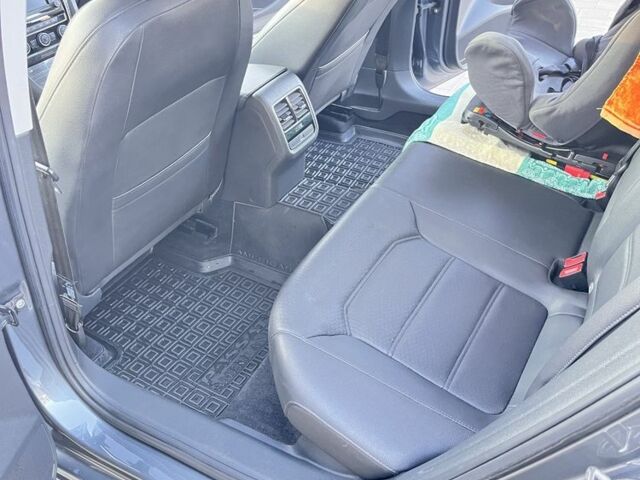 Серый Фольксваген Пассат, объемом двигателя 2 л и пробегом 139 тыс. км за 13500 $, фото 7 на Automoto.ua