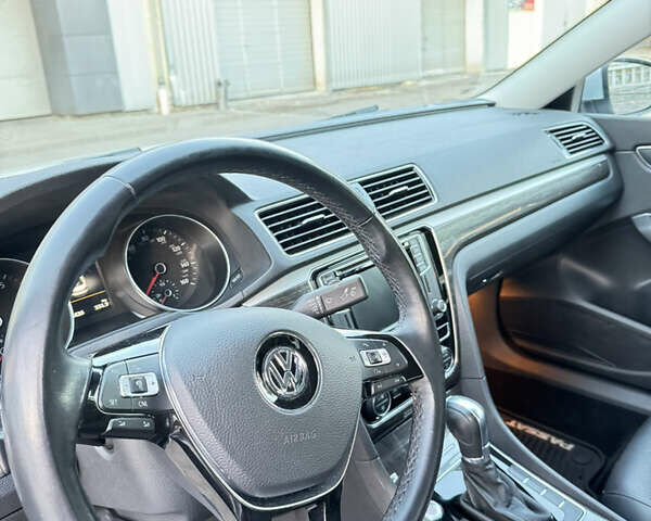 Серый Фольксваген Пассат, объемом двигателя 2 л и пробегом 128 тыс. км за 16590 $, фото 30 на Automoto.ua