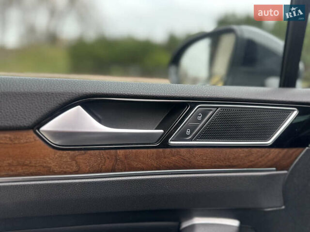 Серый Фольксваген Пассат, объемом двигателя 1.97 л и пробегом 153 тыс. км за 25999 $, фото 10 на Automoto.ua