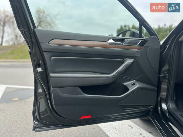 Серый Фольксваген Пассат, объемом двигателя 1.97 л и пробегом 153 тыс. км за 25999 $, фото 9 на Automoto.ua