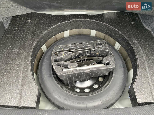 Серый Фольксваген Пассат, объемом двигателя 2 л и пробегом 158 тыс. км за 11900 $, фото 18 на Automoto.ua