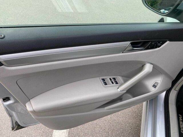 Сірий Фольксваген Пассат, об'ємом двигуна 2 л та пробігом 158 тис. км за 11900 $, фото 16 на Automoto.ua