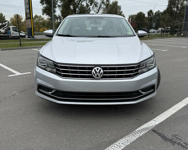 Серый Фольксваген Пассат, объемом двигателя 2 л и пробегом 160 тыс. км за 16200 $, фото 1 на Automoto.ua