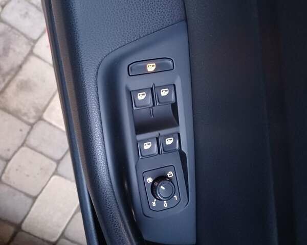 Серый Фольксваген Пассат, объемом двигателя 1.6 л и пробегом 145 тыс. км за 16300 $, фото 46 на Automoto.ua