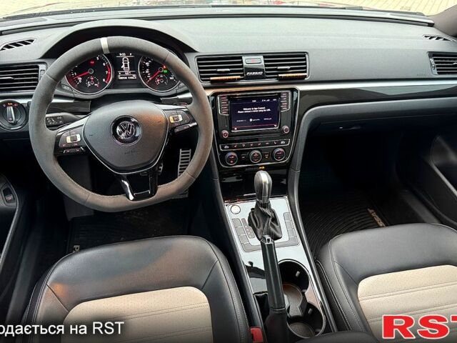 Серый Фольксваген Пассат, объемом двигателя 3.6 л и пробегом 109 тыс. км за 17500 $, фото 6 на Automoto.ua