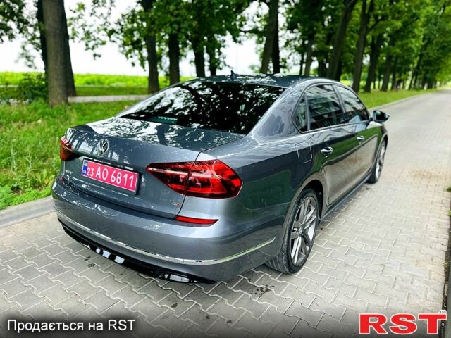 Сірий Фольксваген Пассат, об'ємом двигуна 2 л та пробігом 260 тис. км за 11999 $, фото 7 на Automoto.ua