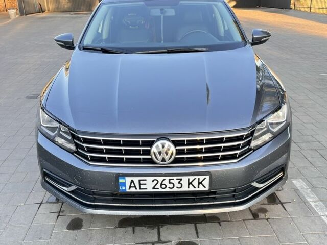 Серый Фольксваген Пассат, объемом двигателя 2 л и пробегом 139 тыс. км за 13500 $, фото 2 на Automoto.ua