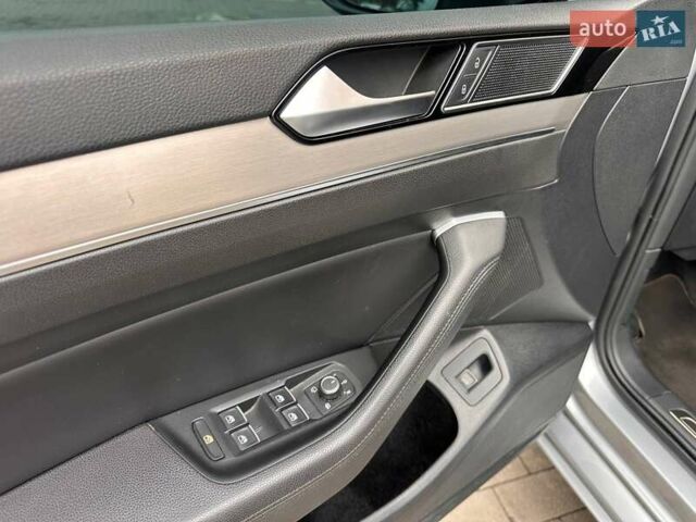 Серый Фольксваген Пассат, объемом двигателя 2 л и пробегом 214 тыс. км за 18099 $, фото 27 на Automoto.ua