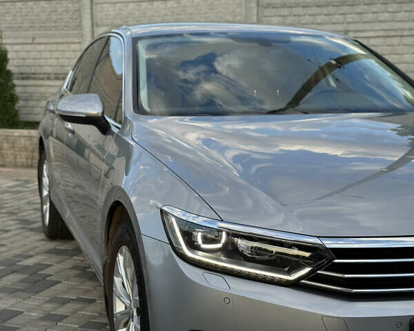 Серый Фольксваген Пассат, объемом двигателя 2 л и пробегом 160 тыс. км за 23500 $, фото 2 на Automoto.ua