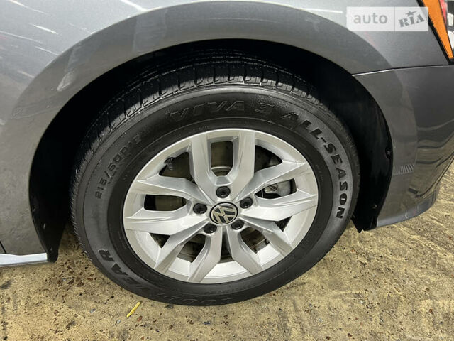 Сірий Фольксваген Пассат, об'ємом двигуна 2 л та пробігом 150 тис. км за 17000 $, фото 46 на Automoto.ua