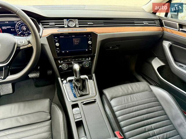 Серый Фольксваген Пассат, объемом двигателя 1.97 л и пробегом 145 тыс. км за 22500 $, фото 31 на Automoto.ua