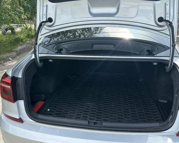 Серый Фольксваген Пассат, объемом двигателя 2 л и пробегом 50 тыс. км за 15999 $, фото 9 на Automoto.ua