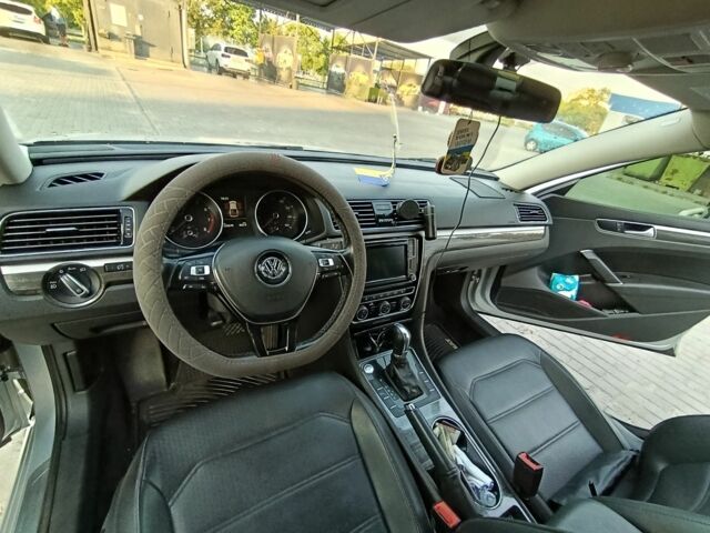 Серый Фольксваген Пассат, объемом двигателя 2 л и пробегом 129 тыс. км за 17000 $, фото 5 на Automoto.ua