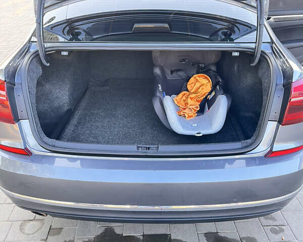 Серый Фольксваген Пассат, объемом двигателя 1.98 л и пробегом 139 тыс. км за 14400 $, фото 19 на Automoto.ua