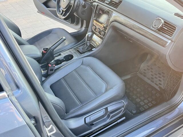 Серый Фольксваген Пассат, объемом двигателя 2 л и пробегом 139 тыс. км за 13500 $, фото 8 на Automoto.ua