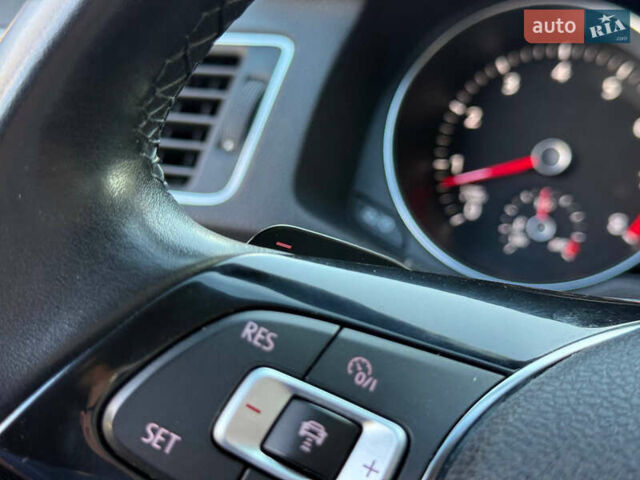 Сірий Фольксваген Пассат, об'ємом двигуна 2 л та пробігом 110 тис. км за 11699 $, фото 45 на Automoto.ua