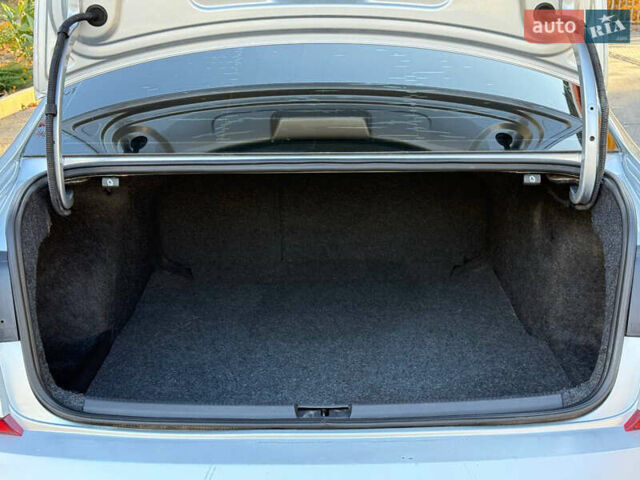 Сірий Фольксваген Пассат, об'ємом двигуна 2 л та пробігом 110 тис. км за 11699 $, фото 11 на Automoto.ua