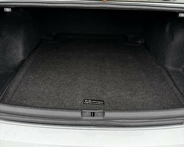 Серый Фольксваген Пассат, объемом двигателя 2 л и пробегом 160 тыс. км за 16200 $, фото 18 на Automoto.ua