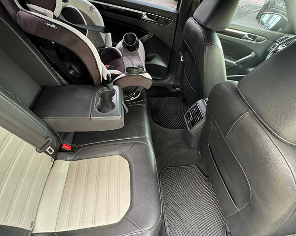 Серый Фольксваген Пассат, объемом двигателя 3.6 л и пробегом 95 тыс. км за 16300 $, фото 17 на Automoto.ua